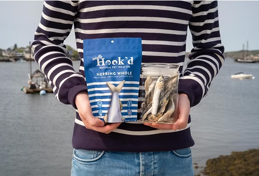 Totally Hook'd Freeze-Dried Herring Cat & Dog Treats