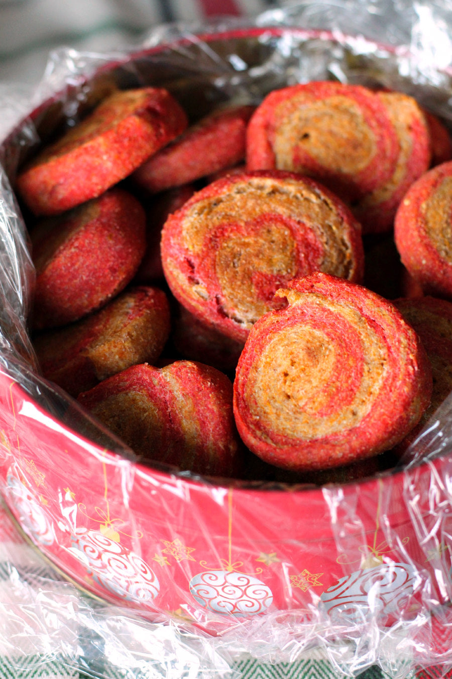 Slice and Bake Christmas Pinwheel Dog Treats 🍪🐾