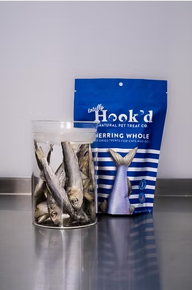 Totally Hook'd Freeze-Dried Herring Cat & Dog Treats